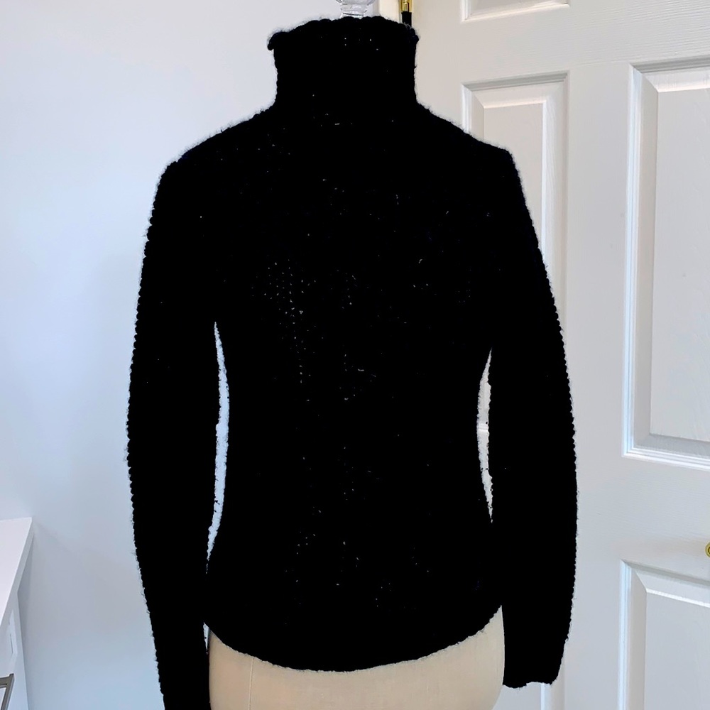 Kenneth Cole size S black cable knit sweater. 50%wool 50% acrylic.